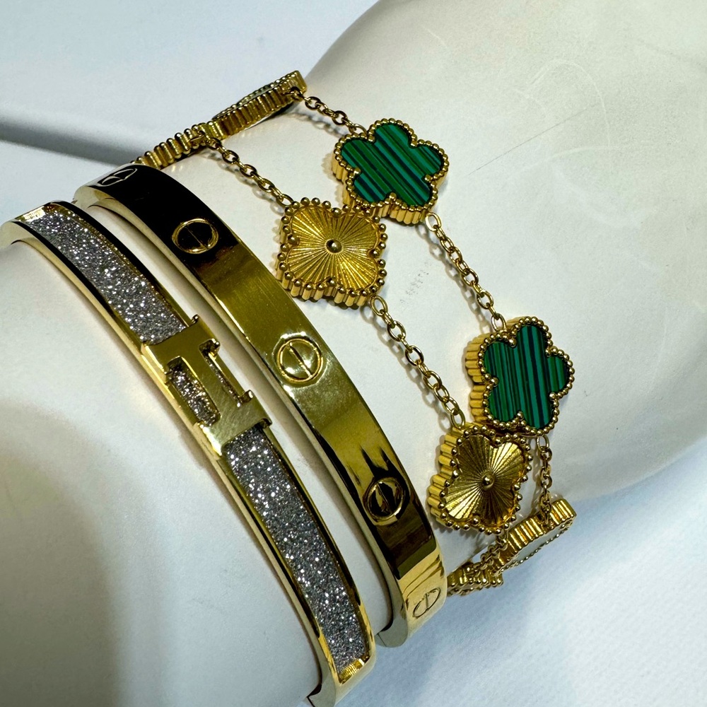 4 Pcs Gold Stainless Bracelet Set No Fading